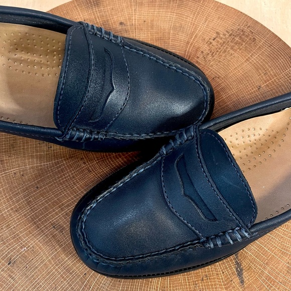 NWOB G.H. Bass Weejuns | Kathleen Classic Penny Loafers Navy Leather Size 6 - Picture 2 of 16